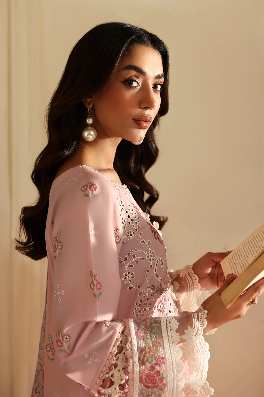 Remsha Andaaz Luxury Lawn Z-1302 - Image 4