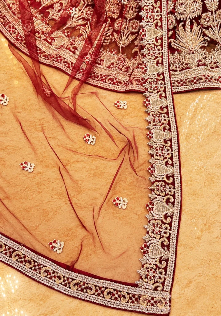 Luxury Red Bridal Embroidered Lehenga Choli with Net Dupatta – Heavy Zari Work Wedding Wear